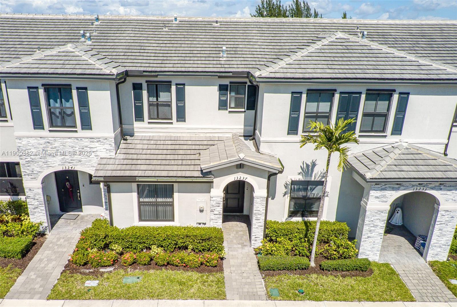 PINE ISLE - Residential Lease