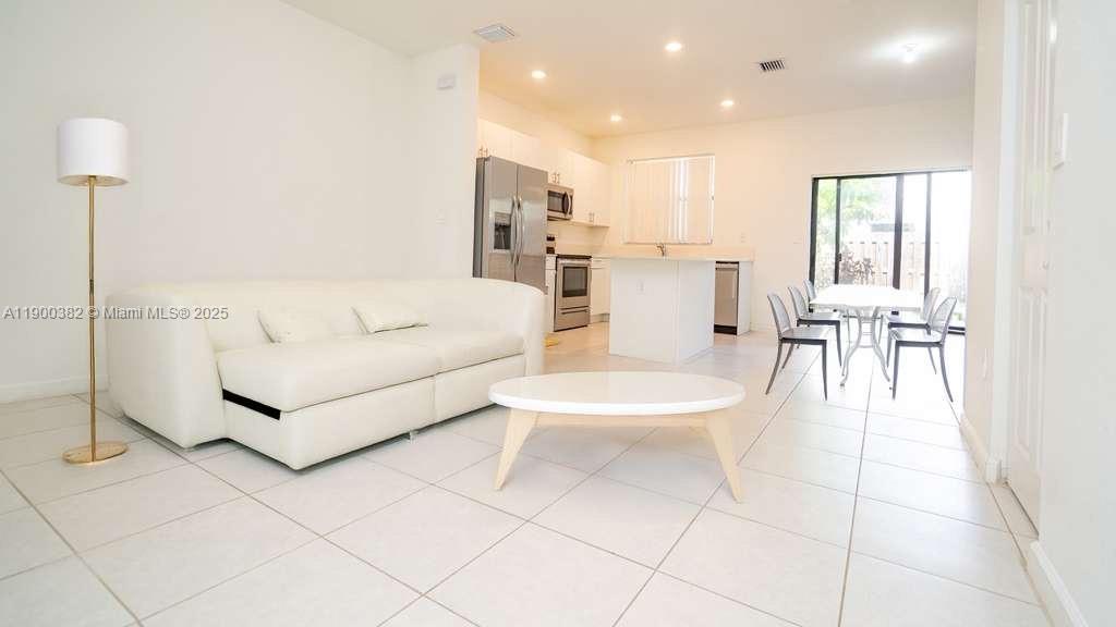 PINE ISLE - Residential Lease