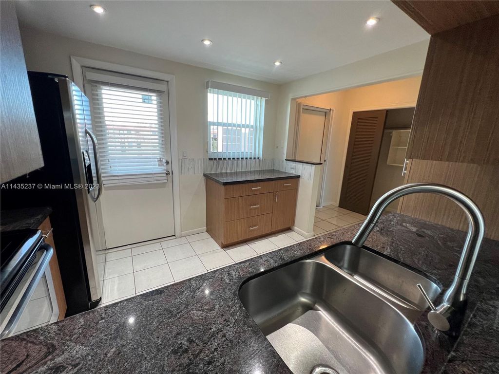 Photo of 500 NE 12th Ave #707, Hallandale Beach, FL 33009 (MLS # A11435237)