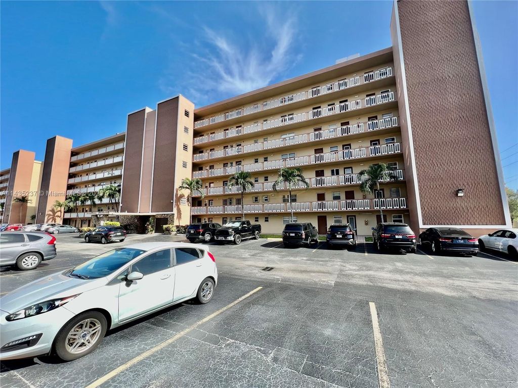 Photo of 500 NE 12th Ave #707, Hallandale Beach, FL 33009 (MLS # A11435237)