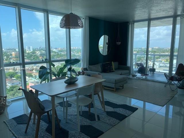 UNFURNISHED Corner Unit pacious and gorgeous 2/2 with amazing views. Unit features a modern kitchen, contemporary cabinetry, stainless steel appliances!! Resort a-like amenities: bbq area, pool, gym, party room. Excellent location next to main highways. Terrazas is strategically located 5 min away from Brickell, Downtown, Miami International Airport.
