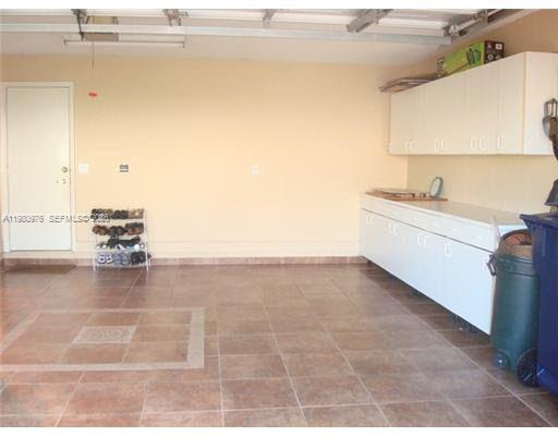 DORAL LANDINGS EAST - Residential Lease