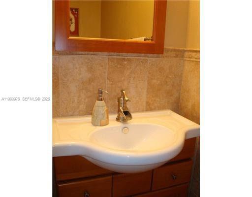 DORAL LANDINGS EAST - Residential Lease