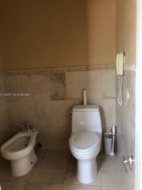 DORAL LANDINGS EAST - Residential Lease