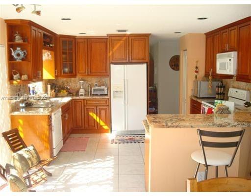 DORAL LANDINGS EAST - Residential Lease