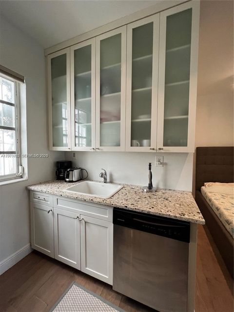 439 15th St 12 Miami Beach FL 33139