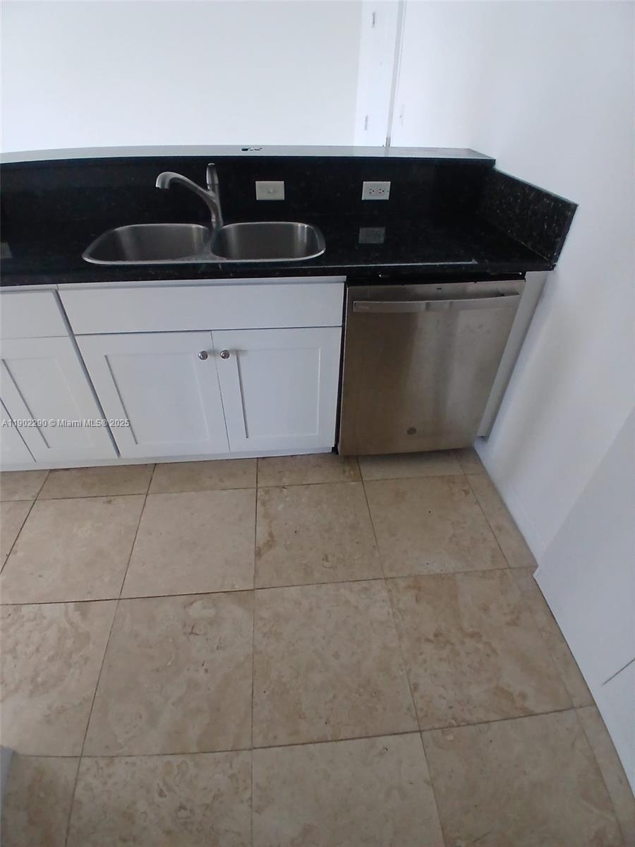 BROADMOOR SUB - Residential Lease