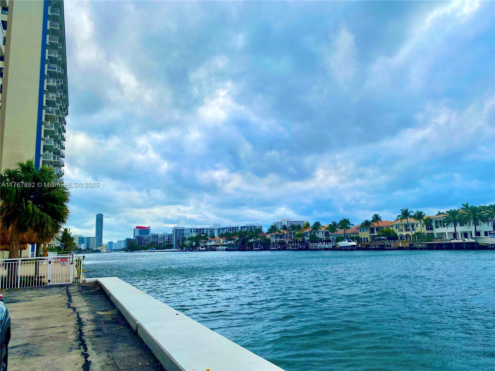 1500 S Ocean Dr PHG