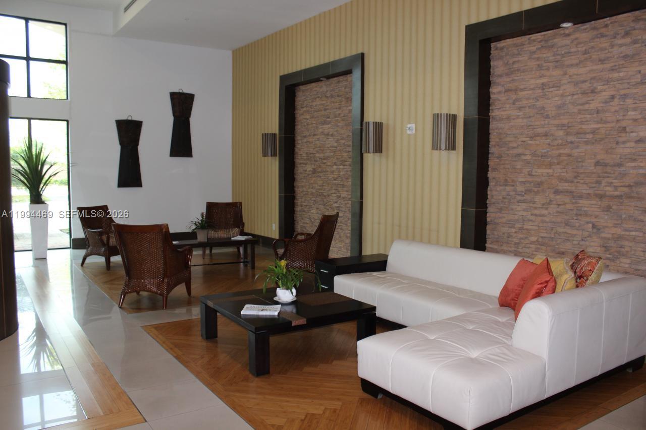 KEYSTONE PARK CONDO - Residential Lease