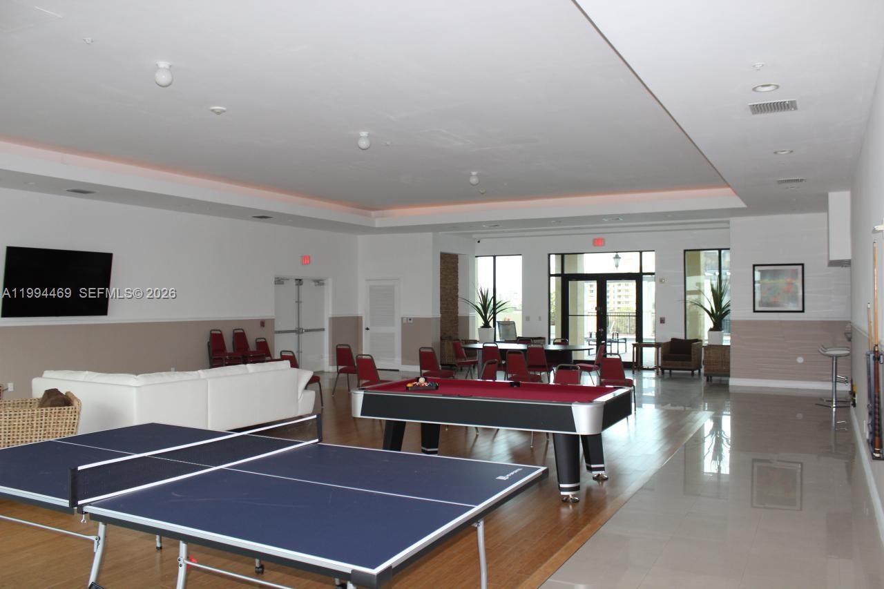 KEYSTONE PARK CONDO - Residential Lease