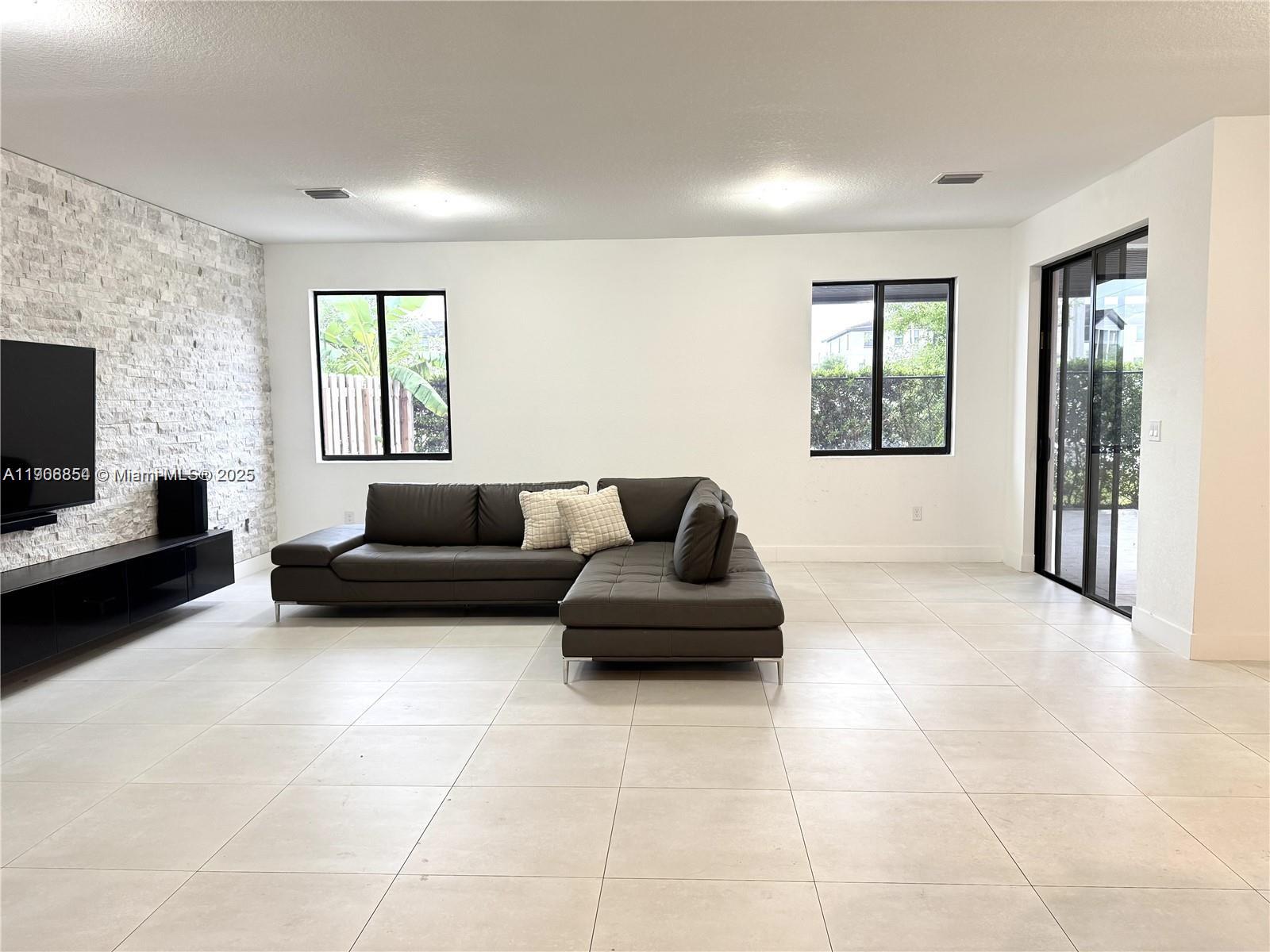 CENTURY GARDEN SOUTH - Residential