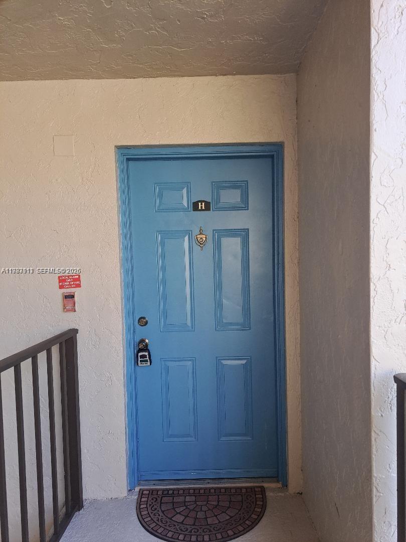 PALM BEACH PLACE CONDO - Residential Lease