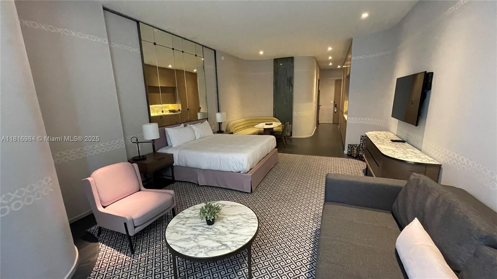 801 SMA DESIGNER SUITES C - Residential