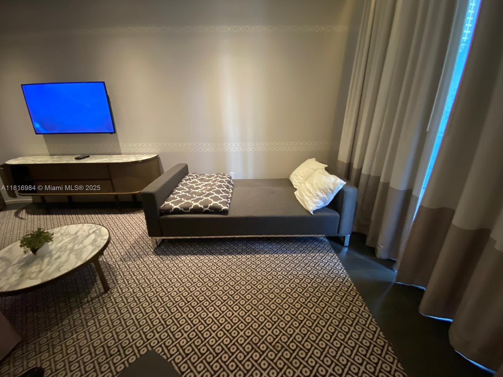 801 SMA DESIGNER SUITES C - Residential