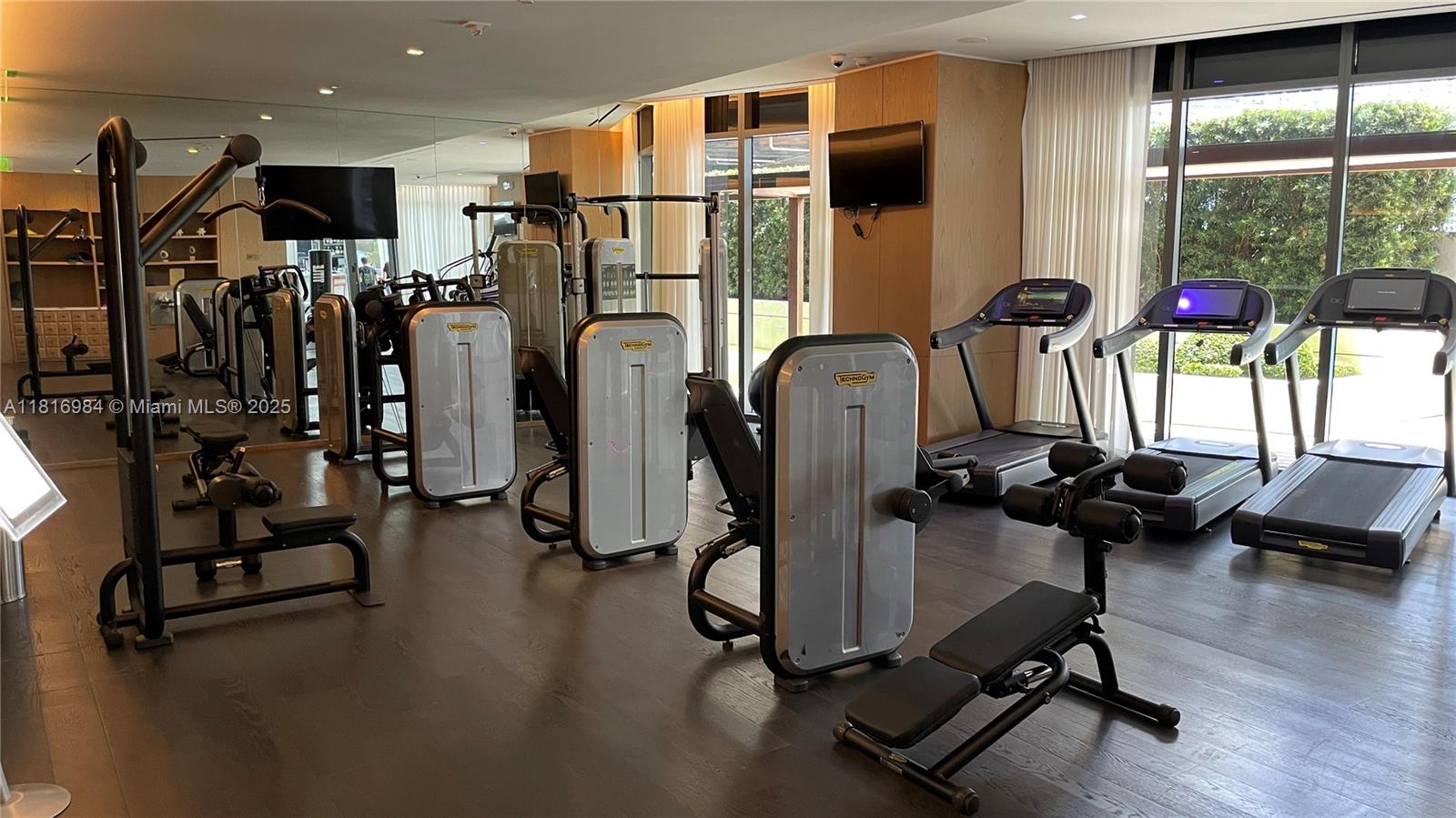 801 SMA DESIGNER SUITES C - Residential