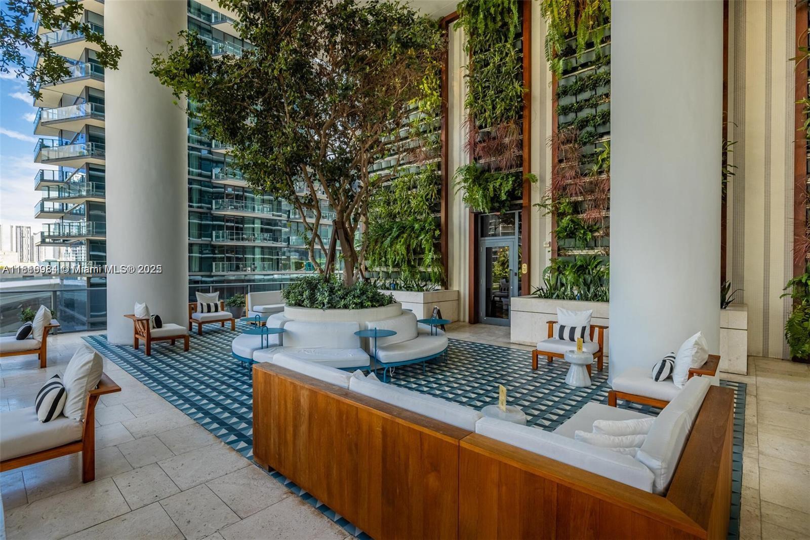 801 SMA DESIGNER SUITES C - Residential