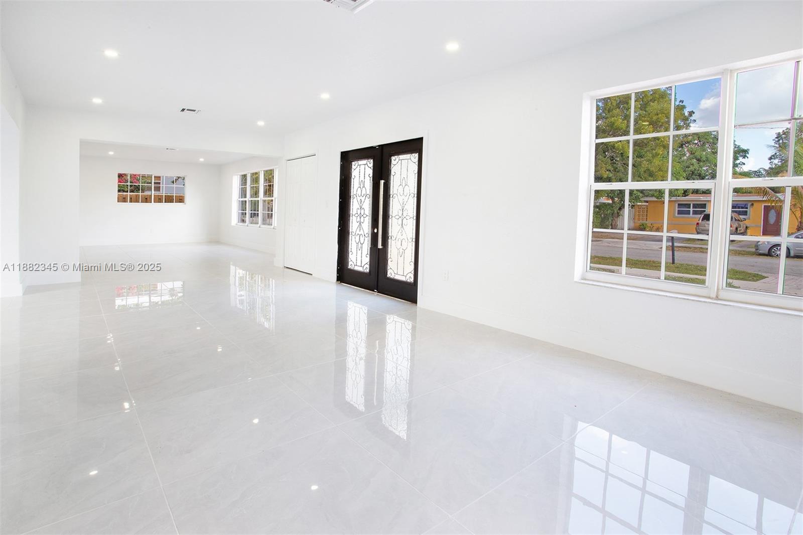 HIGHLAND MANOR SEC 5 - Residential Lease
