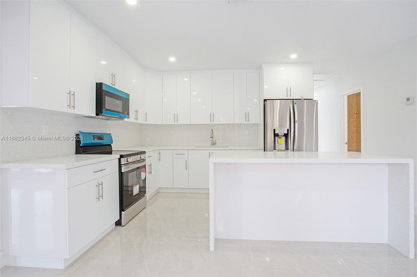 HIGHLAND MANOR SEC 5 - Residential Lease