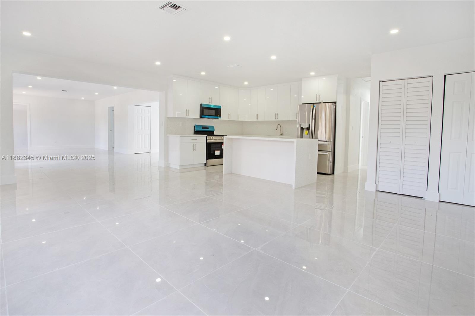 HIGHLAND MANOR SEC 5 - Residential Lease