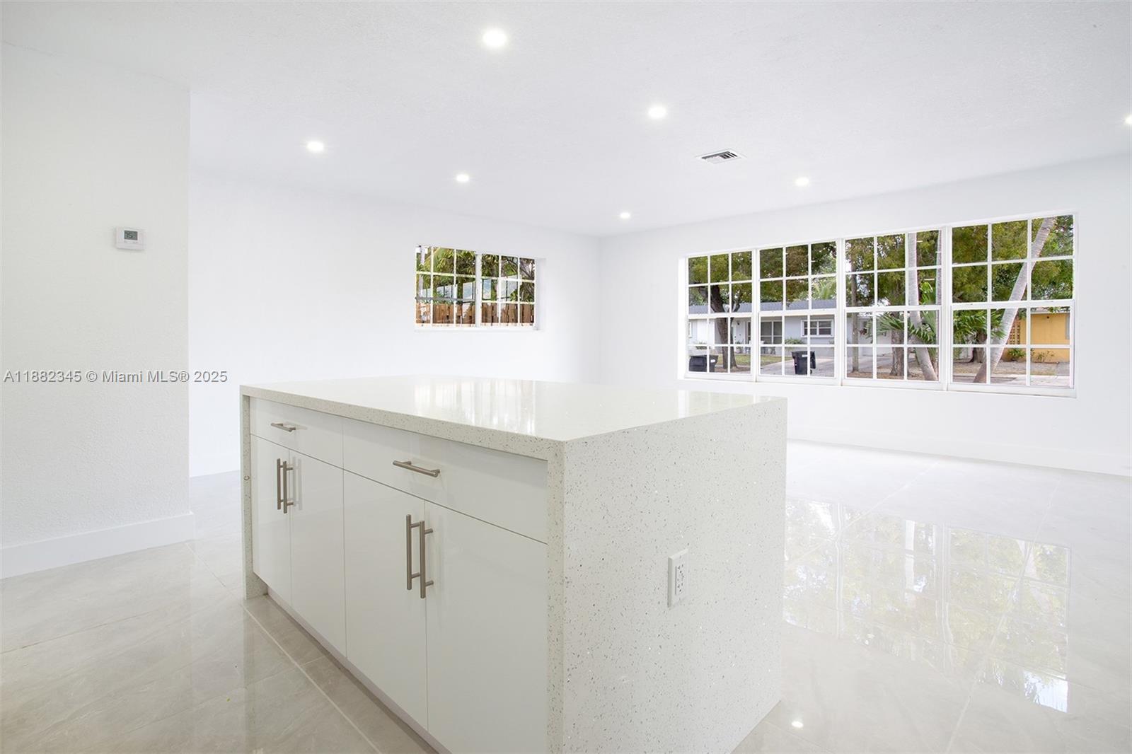 HIGHLAND MANOR SEC 5 - Residential Lease