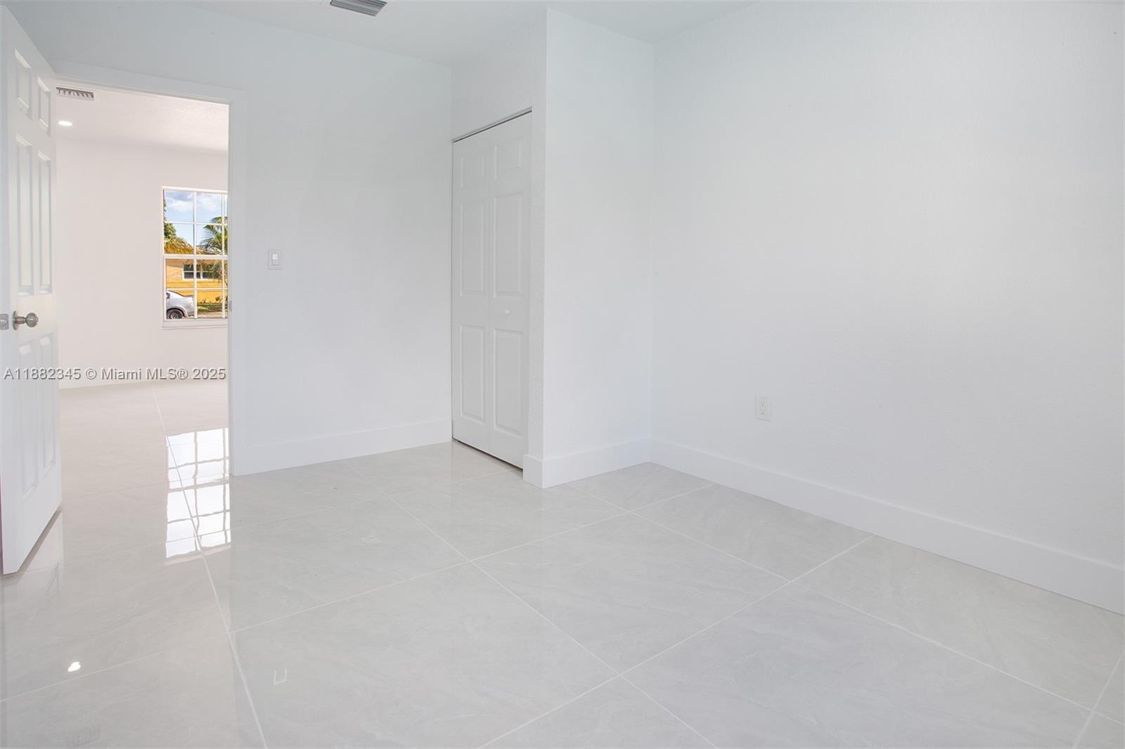 HIGHLAND MANOR SEC 5 - Residential Lease