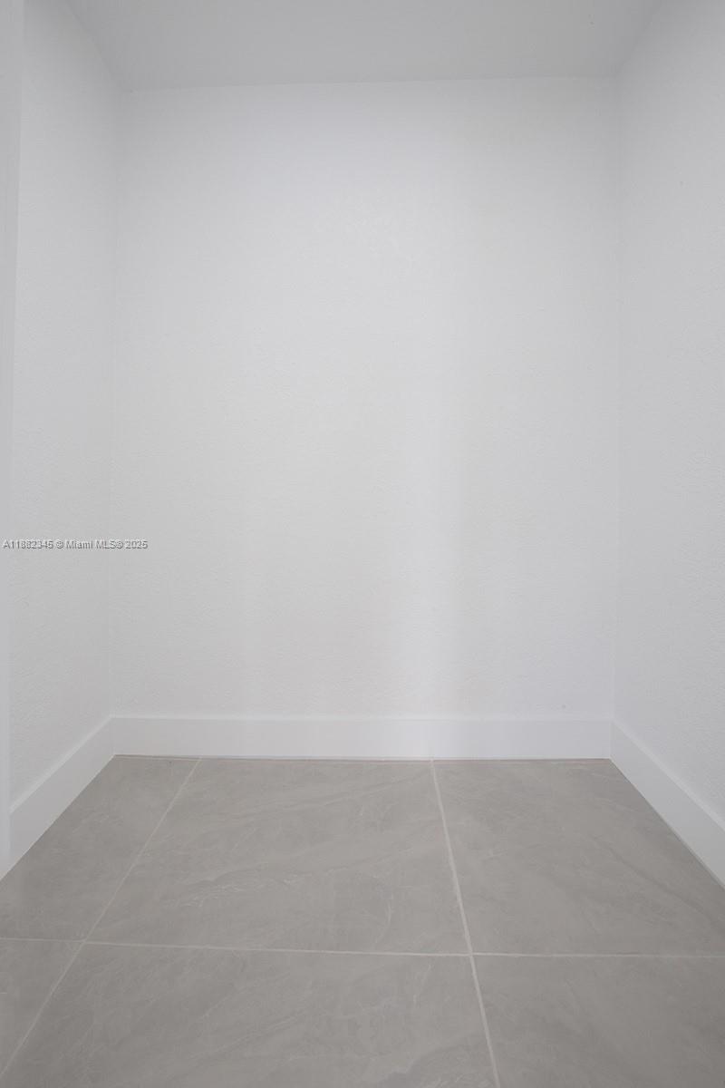 HIGHLAND MANOR SEC 5 - Residential Lease