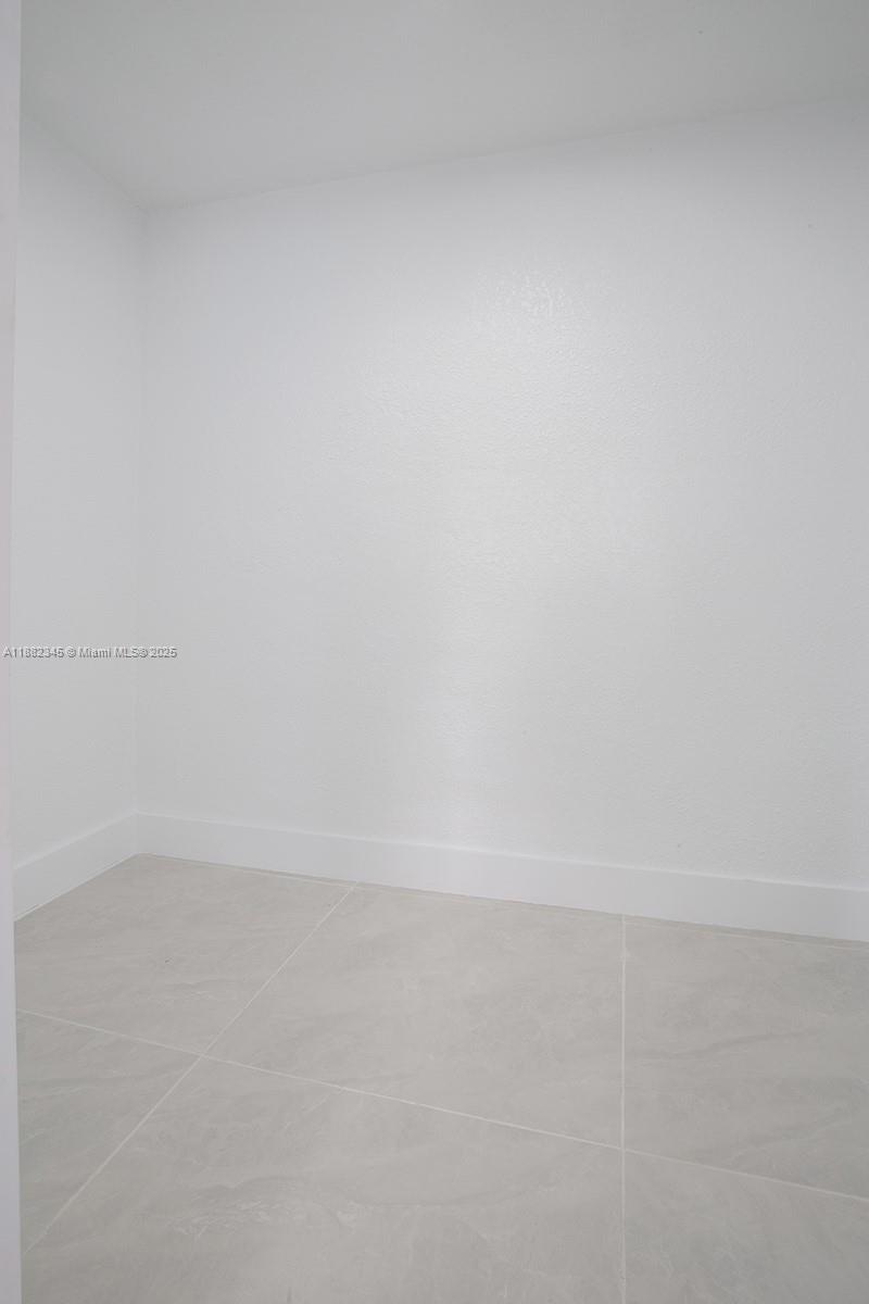 HIGHLAND MANOR SEC 5 - Residential Lease