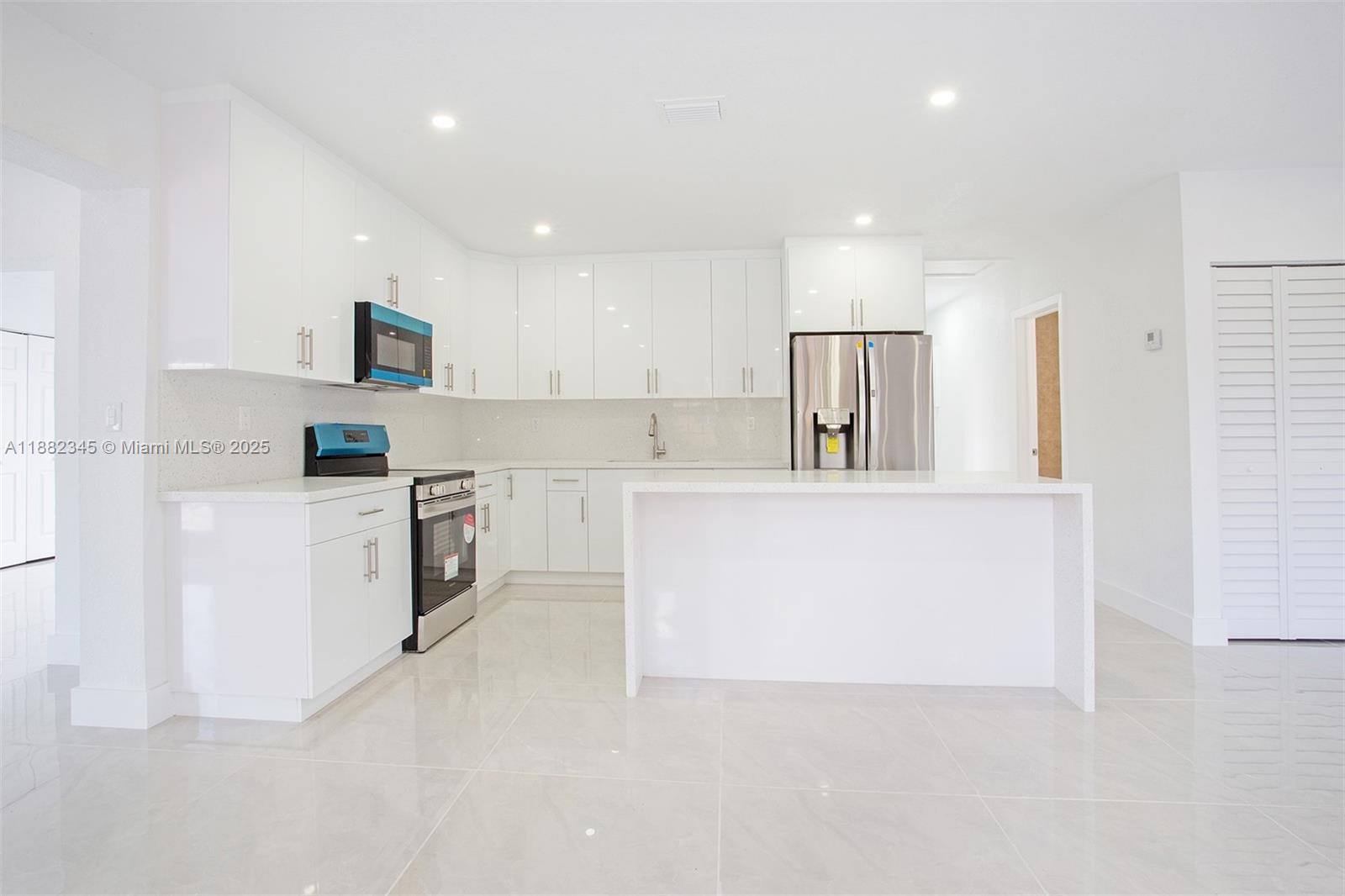 HIGHLAND MANOR SEC 5 - Residential Lease