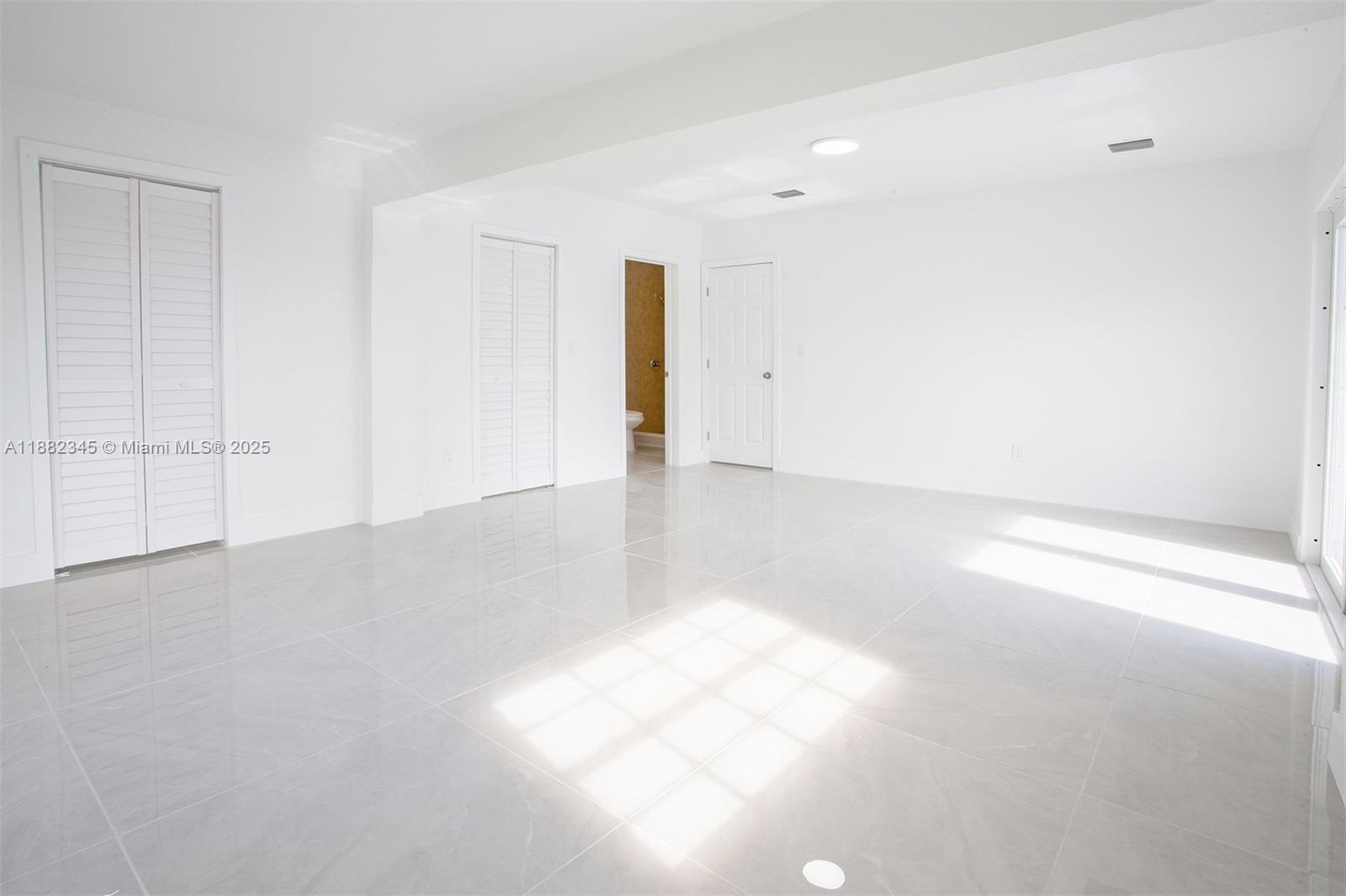 HIGHLAND MANOR SEC 5 - Residential Lease