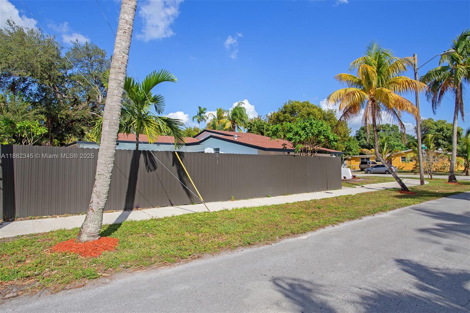 HIGHLAND MANOR SEC 5 - Residential Lease