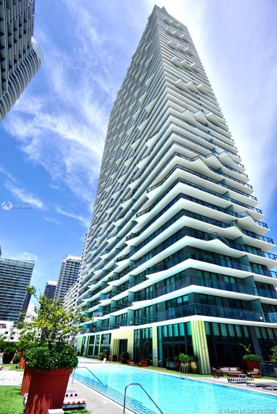BEAUTIFUL APARTMENT, Modern style at SLS Residences. Enjoy the great south views from Biscayne Bay to Coconut Grove Harbour and more... Spectacular and Modern Furnished or unfurnished . 3 Bed +2 ½ Bath+ Den, long wrap around balcony, full equipped kitchen. Full amenities: Gym Center, Rooftop Pool, Spa, Sauna, Cinema, terrace with 200 foot-long pool and private cabanas, kids room, party room and 2 amazing restaurants, Finished walk in closets, valet parking.