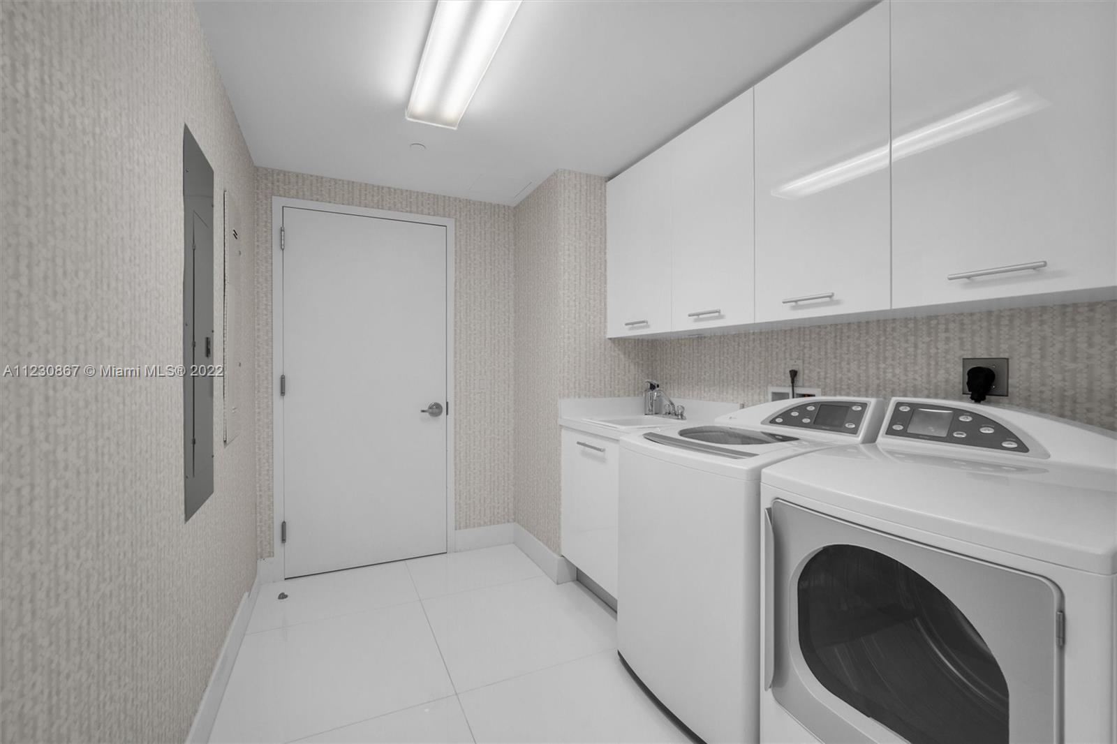 Trump Hollywood - Residential