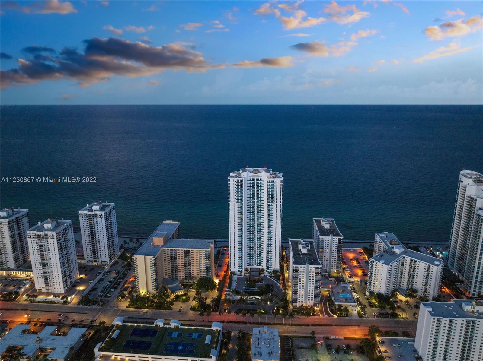 Trump Hollywood - Residential