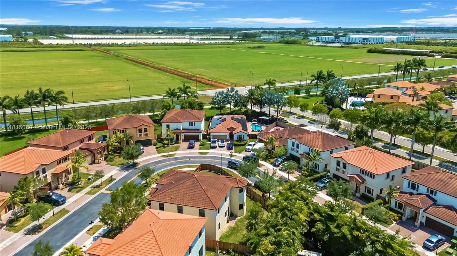 BAYWINDS OF ABACO - Residential