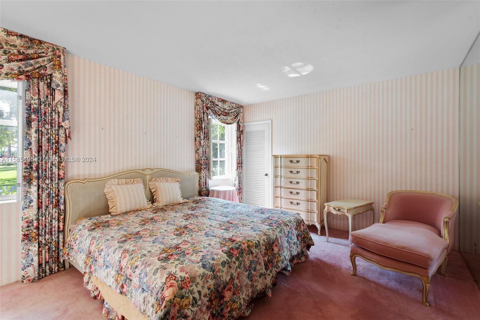 SUNSET ISLANDS-ISLAND NO - Land