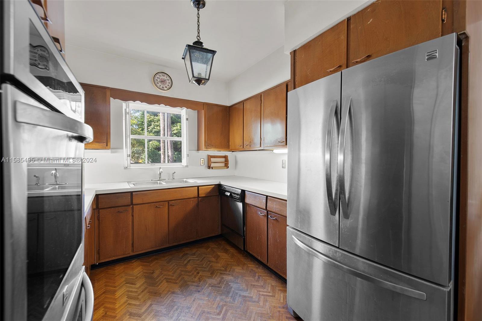 SUNSET ISLANDS-ISLAND NO - Land