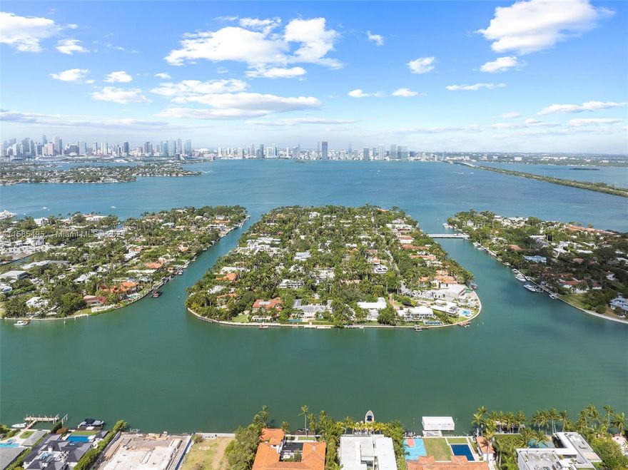 Opportunity awaits on the exclusive Sunset Island 2! Renovate the existing structure or build your dream home on this 12,000 sqft corner lot situated next to the island park. Amazing view potential. Great location just minutes from the best dining/social scenes in Miami.