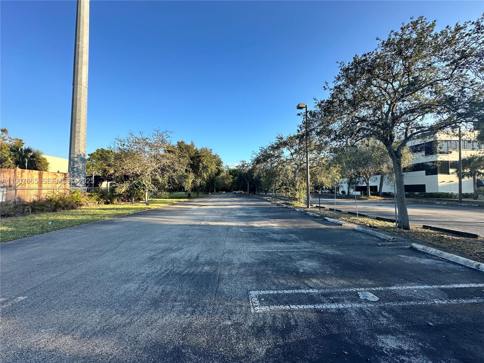 MIAMI LAKES IND PARK SEC - Commercial Sale