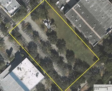 14180 NW 77th Ct Miami Lakes FL 33016