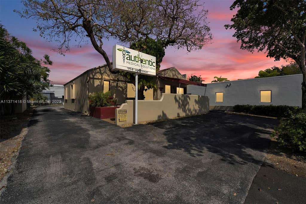 Photo of 1321 S Andrews Ave, Fort Lauderdale, FL 33316 (MLS # A11371418)