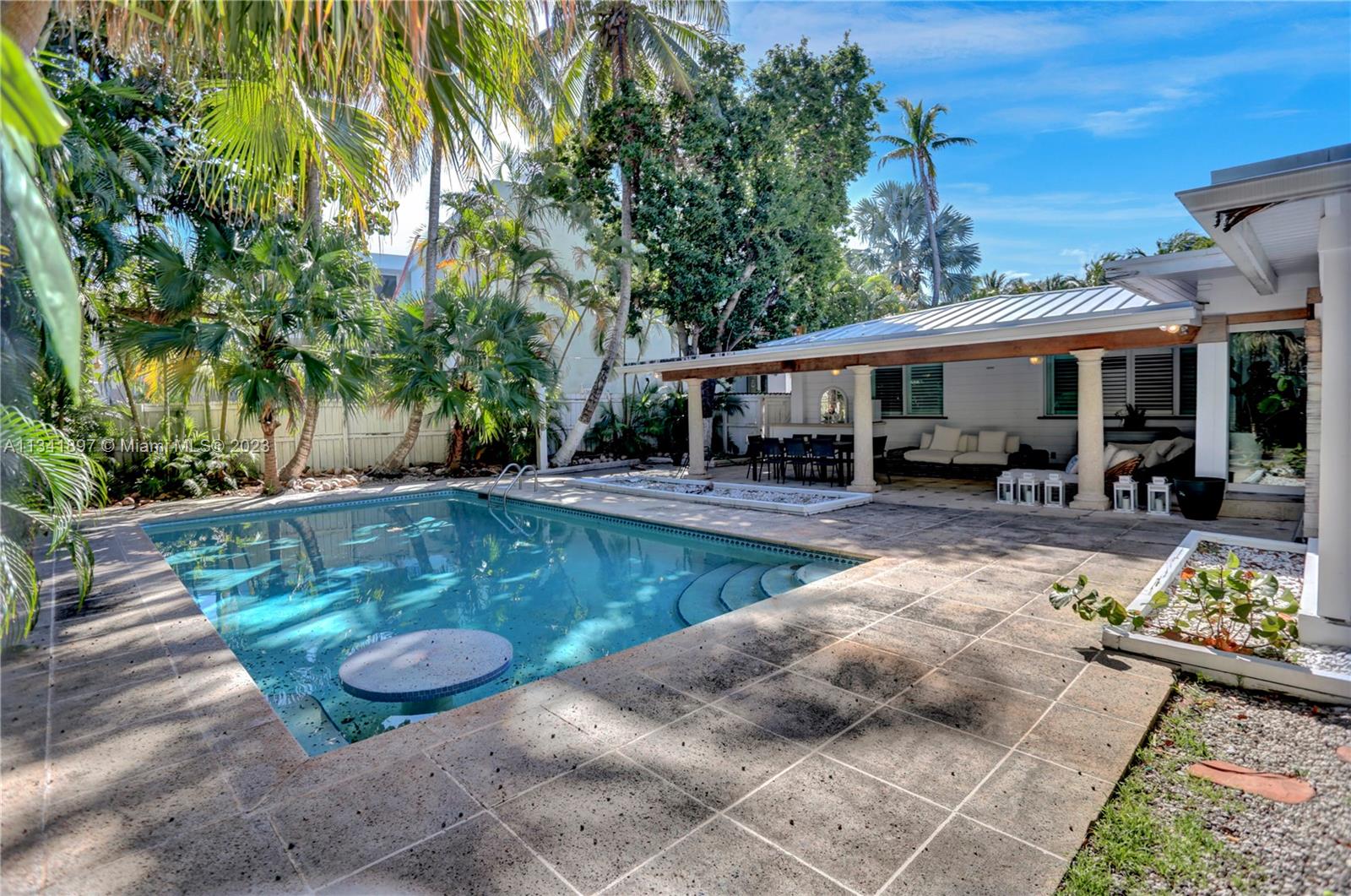 HOLIDAY COLONY - Residential