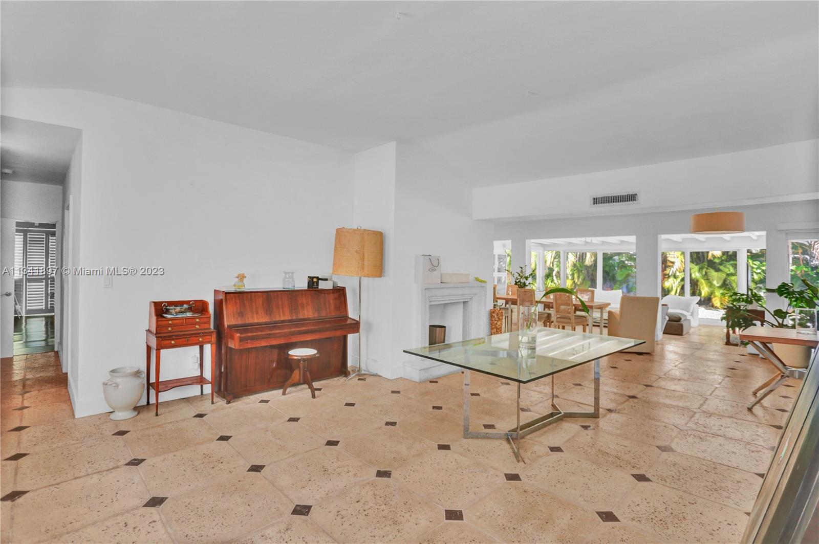 HOLIDAY COLONY - Residential