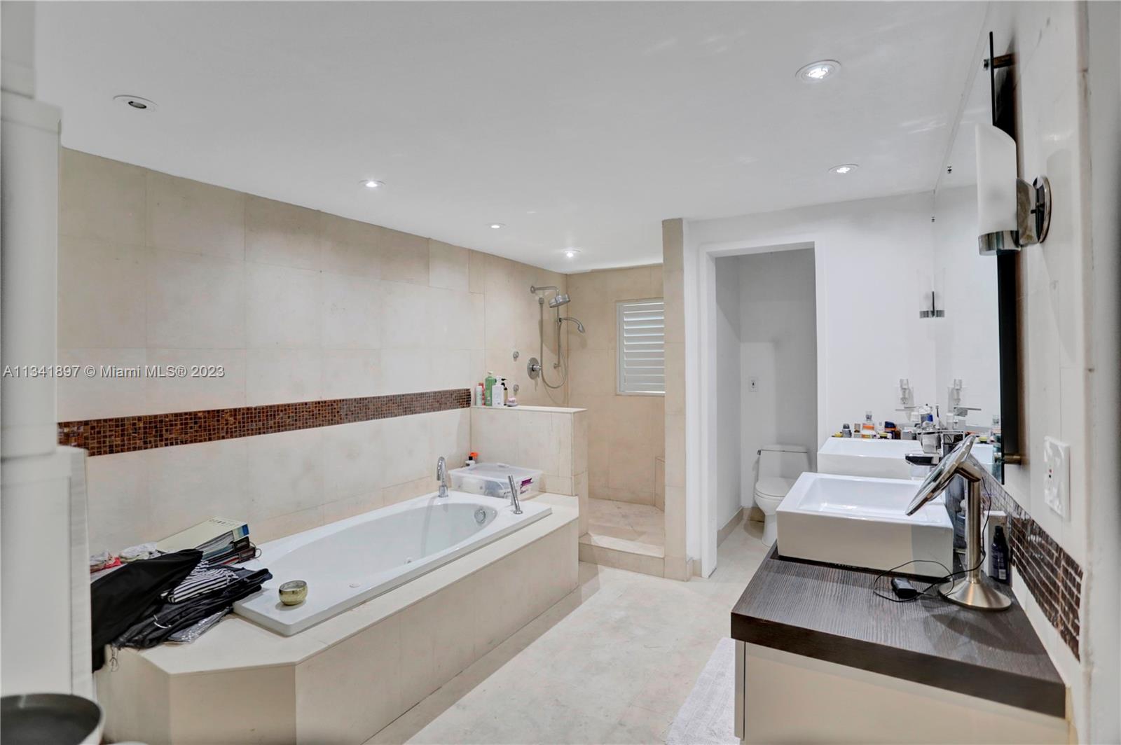 HOLIDAY COLONY - Residential