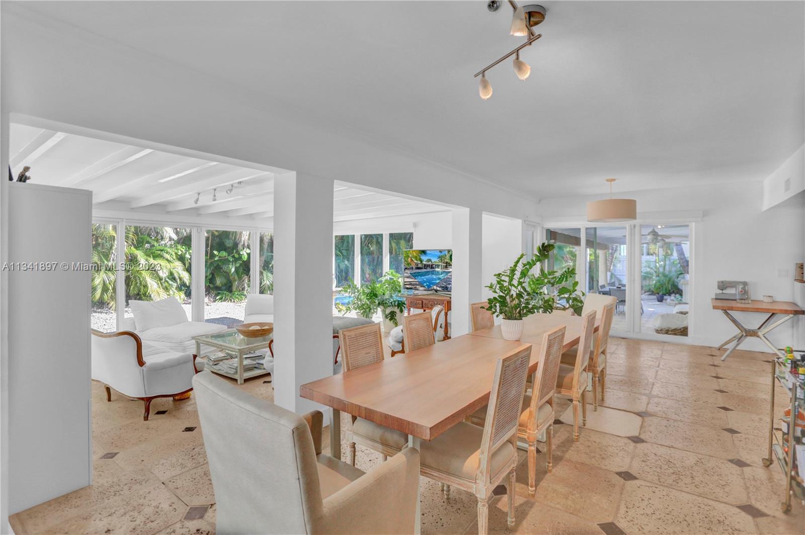 HOLIDAY COLONY - Residential