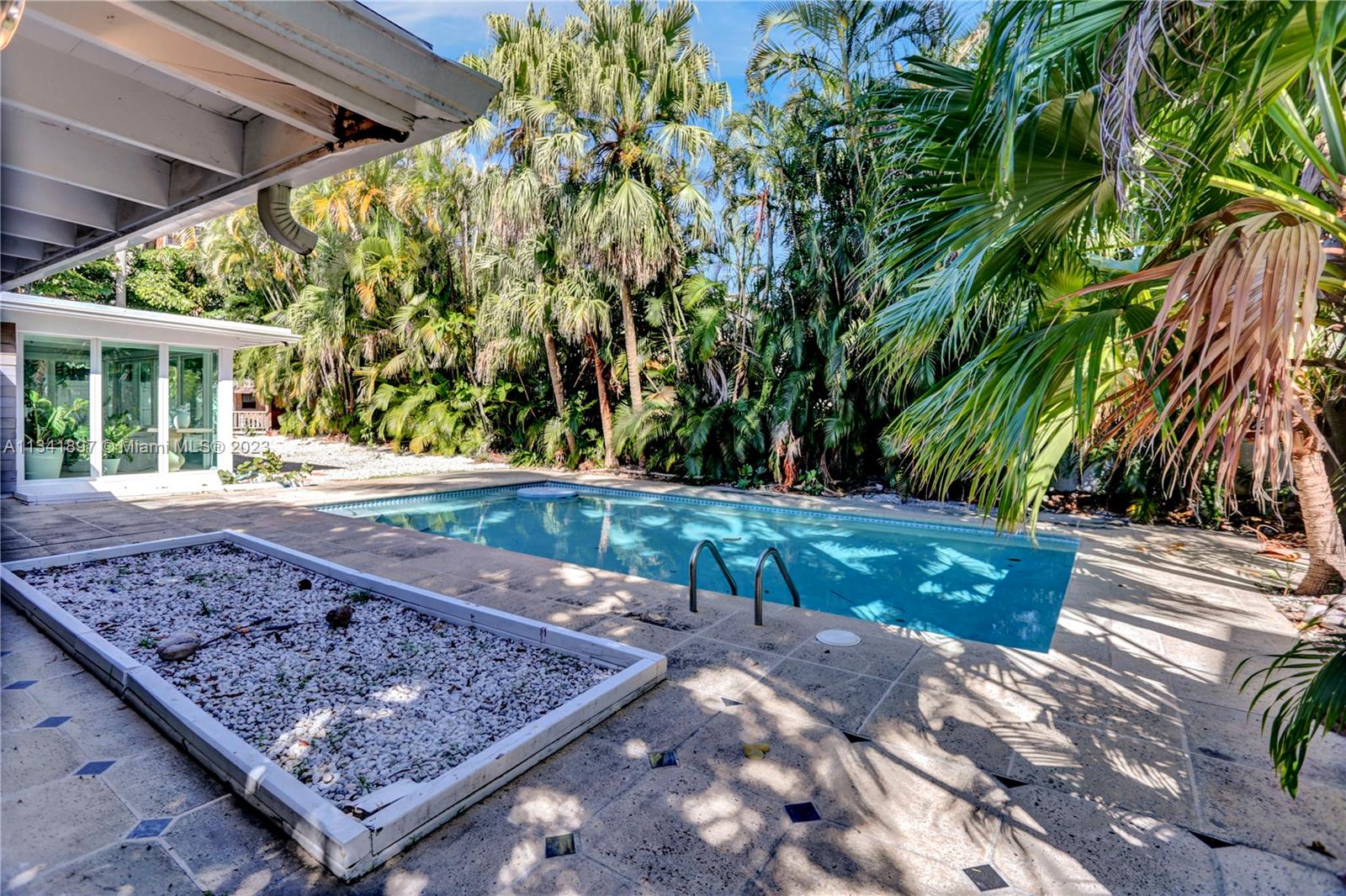 HOLIDAY COLONY - Residential