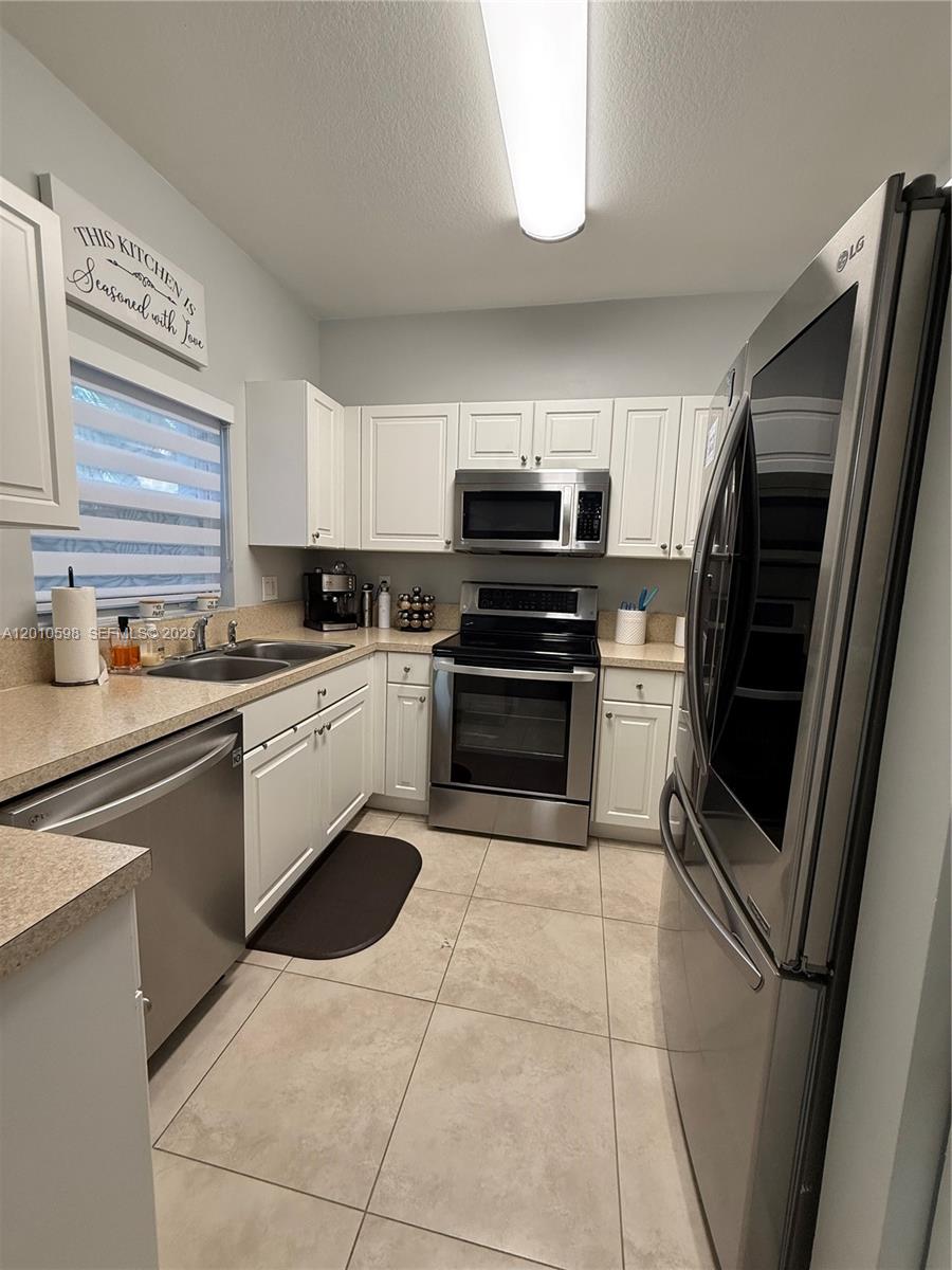 FLORIDIAN ISLES - Residential