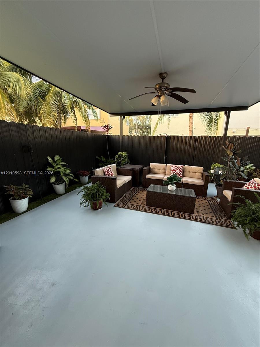 FLORIDIAN ISLES - Residential