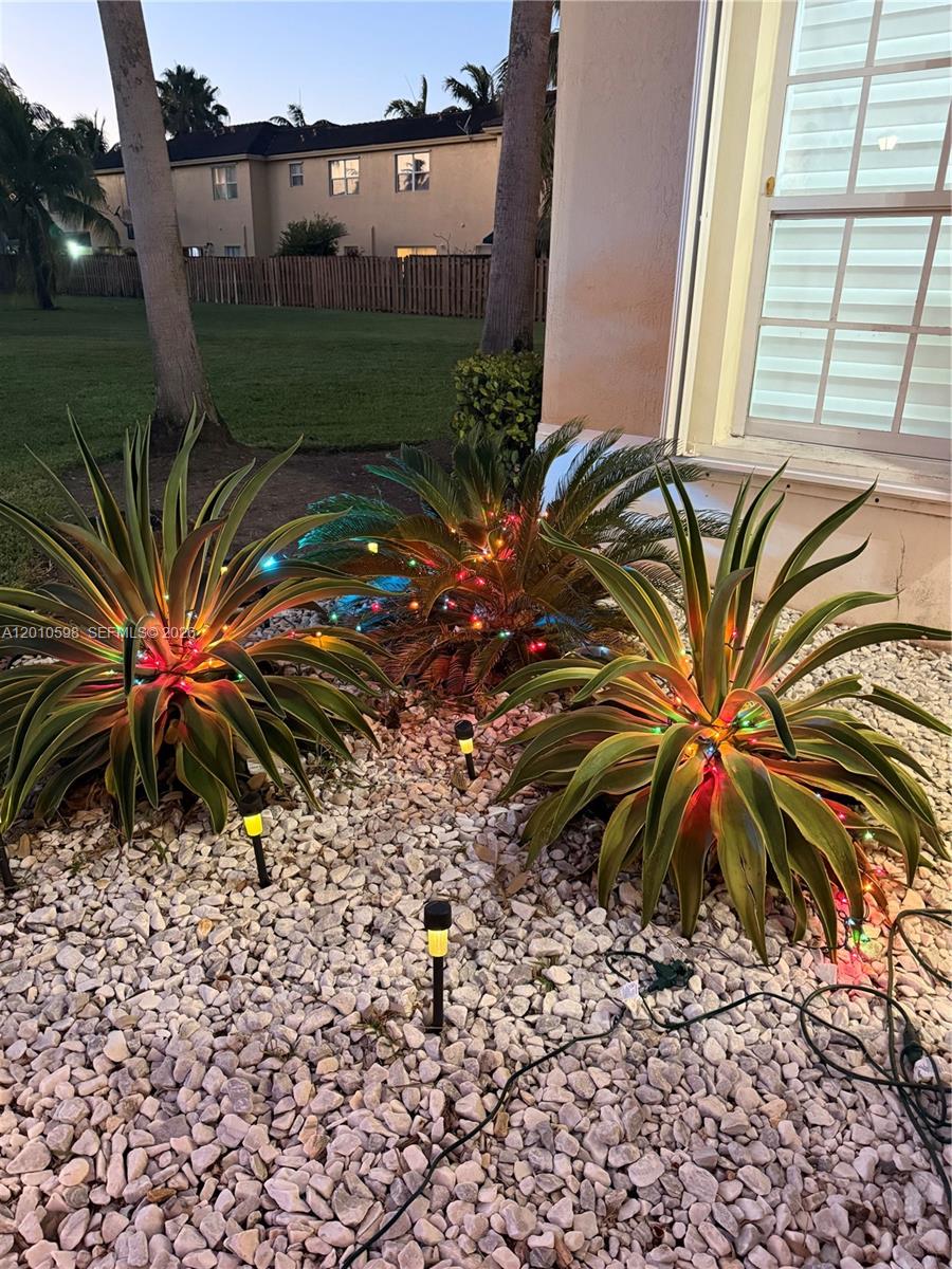 FLORIDIAN ISLES - Residential