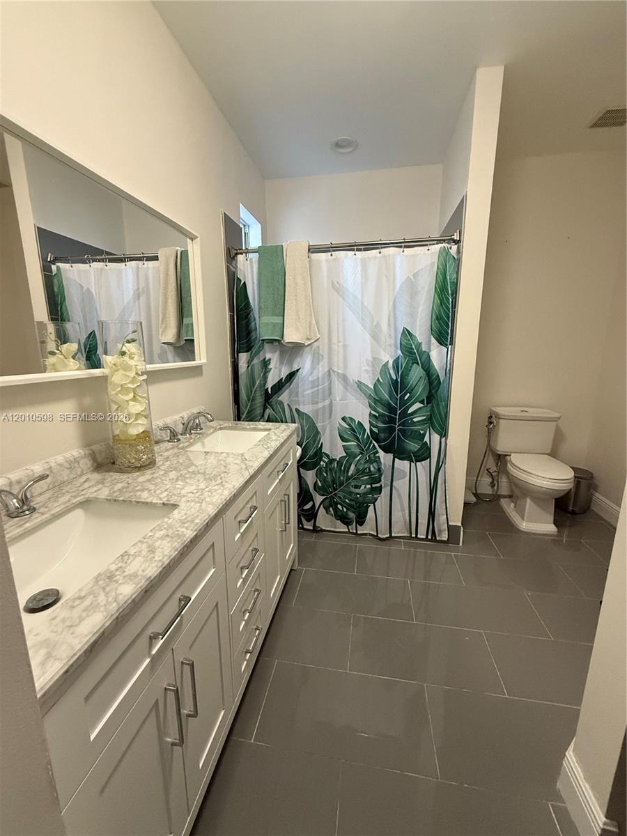FLORIDIAN ISLES - Residential