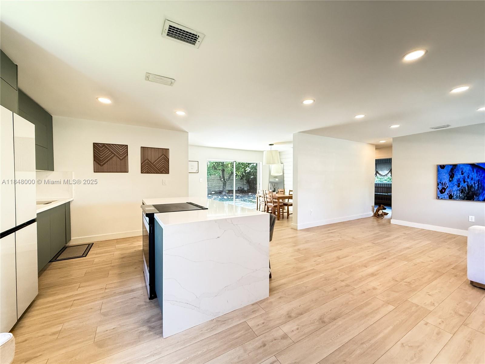 SOUTHERN ESTATES 14TH ADD - Residential